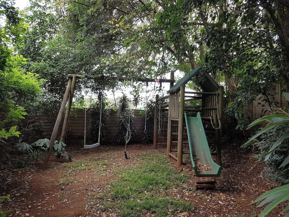 Spacious 4BR Home Pool & Balconies Krantzkloof