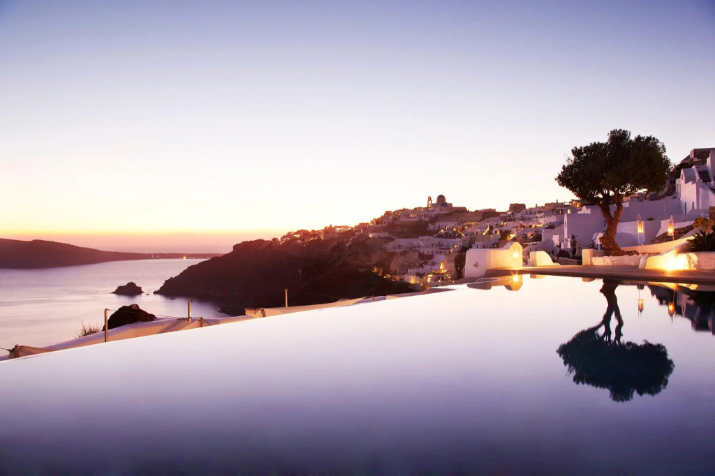 Kirini Suites & Spa Hotel
