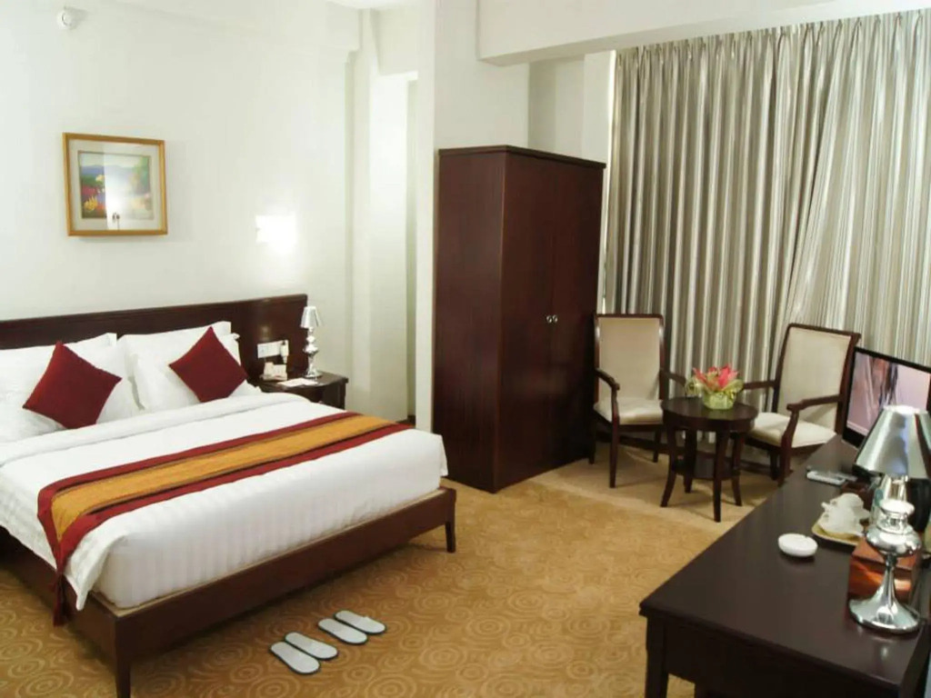 Green Leaf Hotel