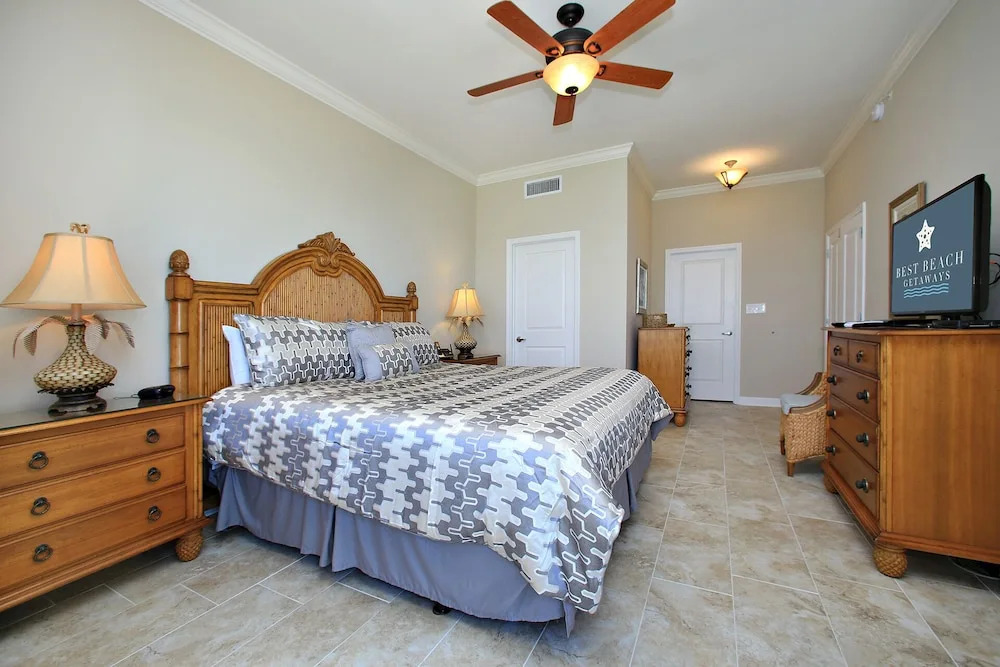 Marisol Beachfront Resort 902 - 1074268 by RedAwning