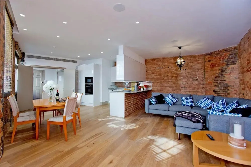 Wells Mews