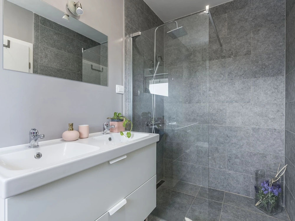 Charming Villa Frontera in Nova Vas With Private Pool for 7 People