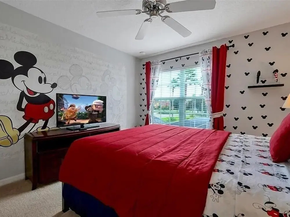 Adorable Townhome Remodeled With Comfort And Relaxation In Mind! Splash Pool! 4 Bedroom Townhouse