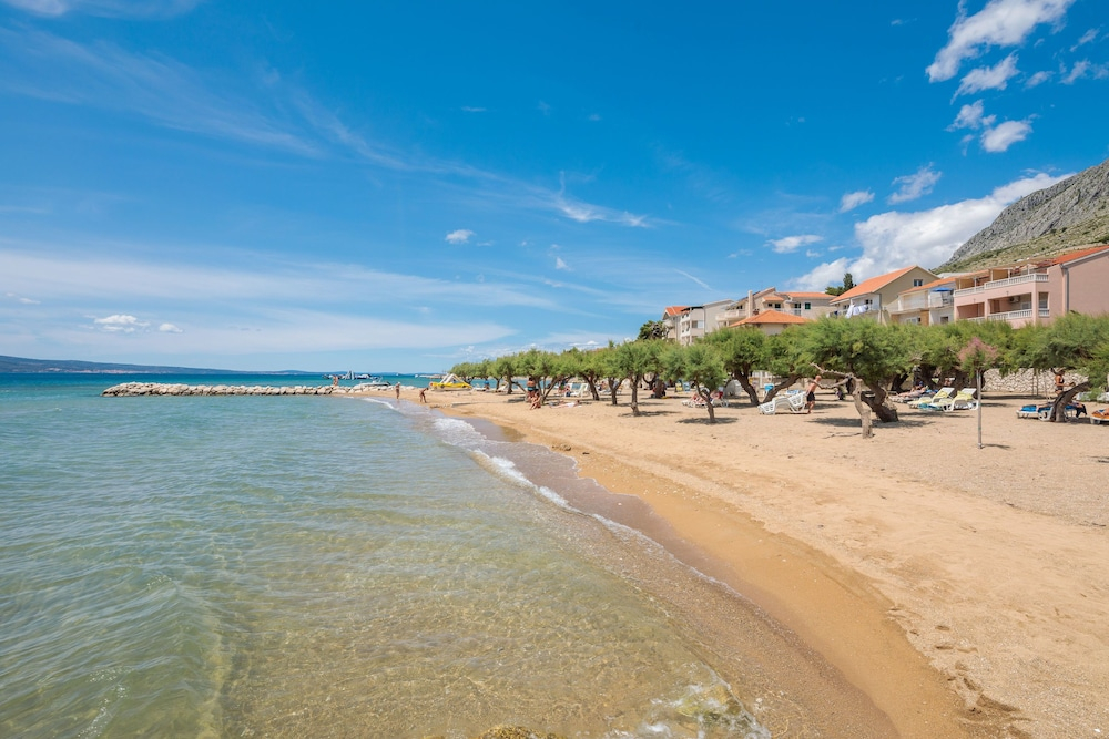 Apartments and rooms by the sea Duce, Omis - 18155