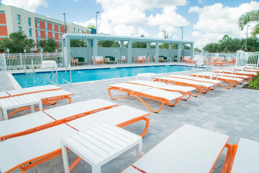 Holiday Inn & Suites Orlando - I-Drive - Theme Parks by IHG
