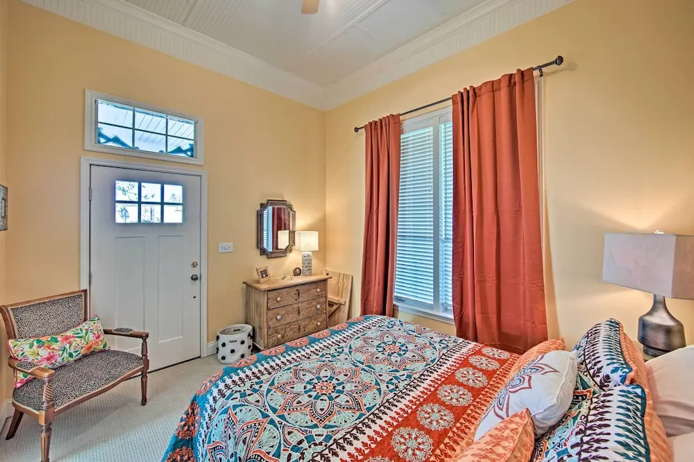 Renovated 'carnegie Cottage' - Walk to Dtwn!
