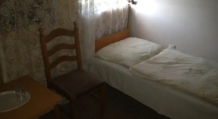 Judit Rooms