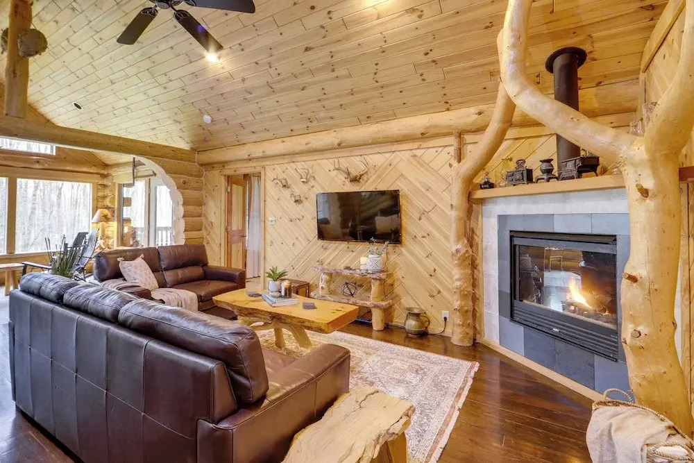 Rustic Tustin Cabin on 7 Acres w/ Fire Pit & Porch
