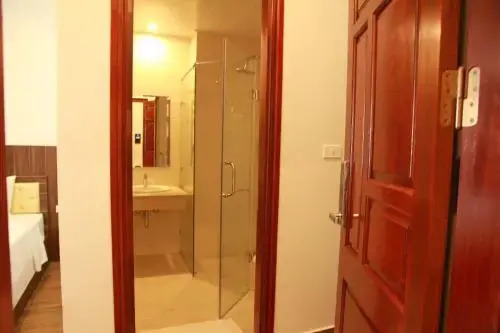 Khách sạn Hải Quân - The Marine Hotel