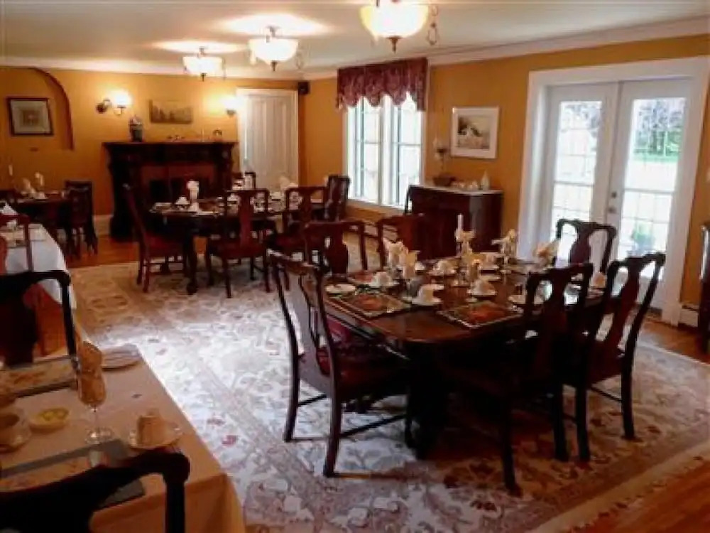 Hillsdale House Inn