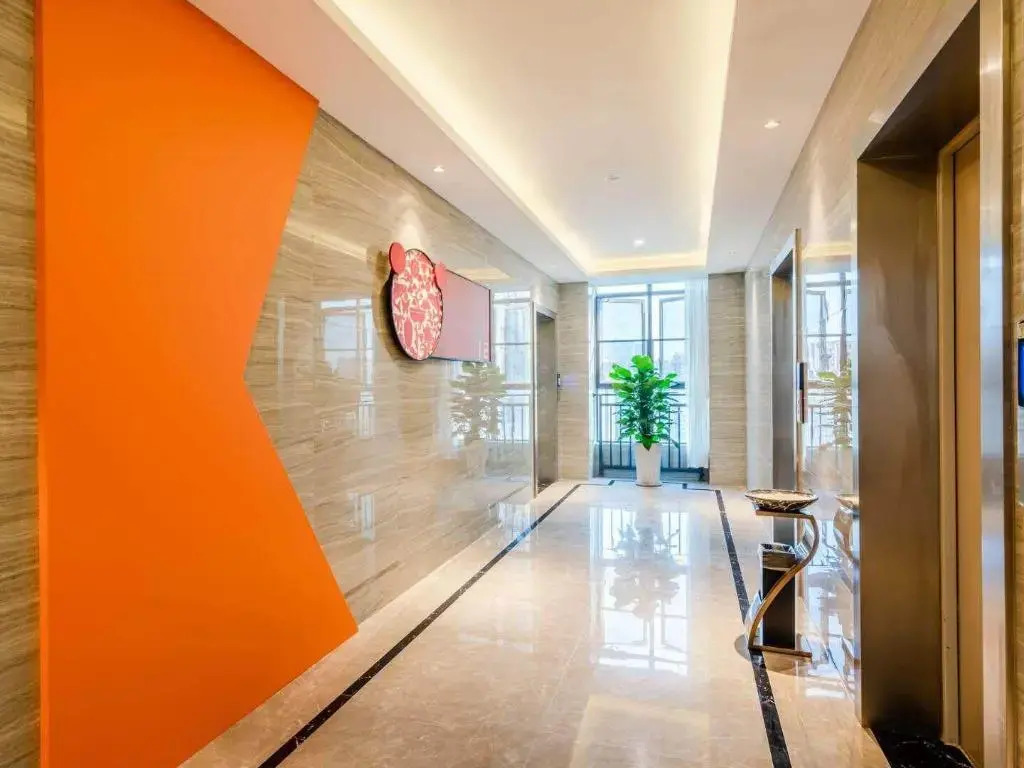 Wuzhitong Hotel (Chengdu Qilong Subway Station)