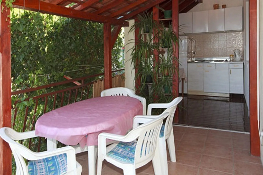 Apartment Roza - 200 m from sea : A1 Baska Voda, Riviera Makarska