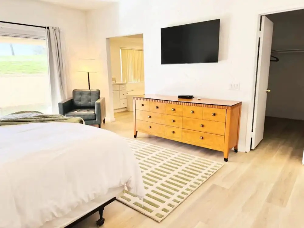 Fairway-view 3 Bedroom Condo in Palm Desert