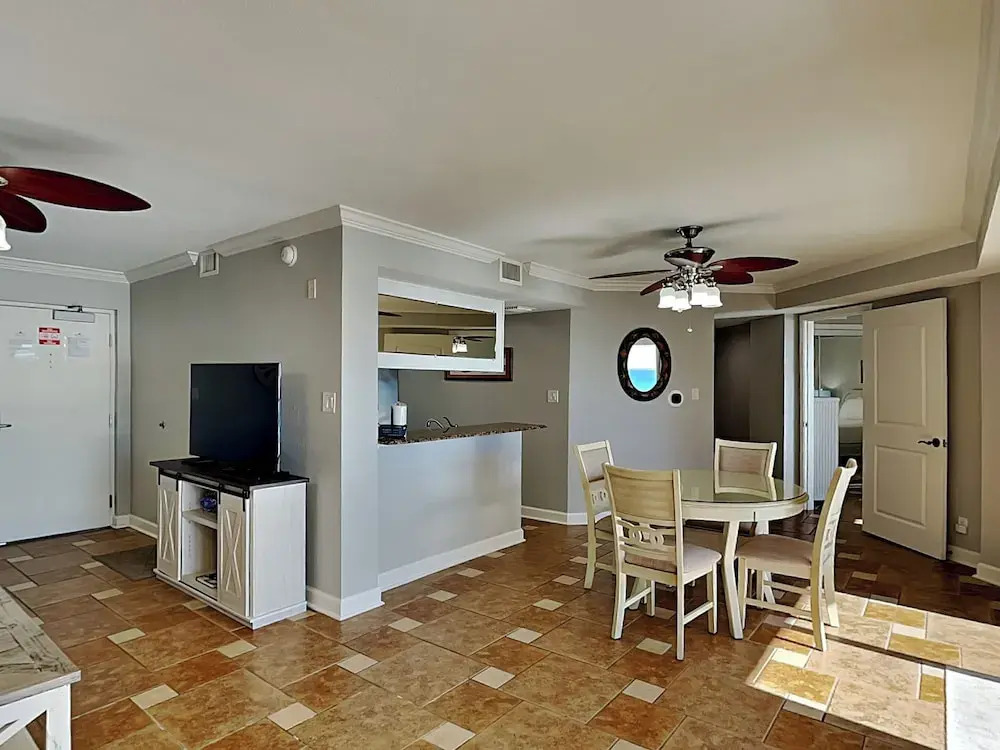 Regency Towers #401 East - Sea La Vie
