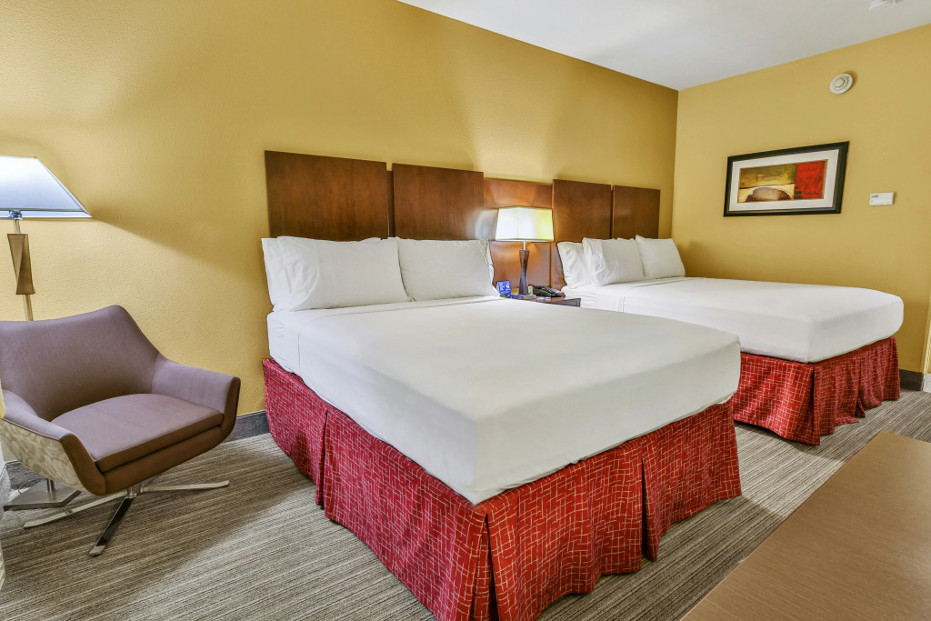 Holiday Inn Express & Suites Houston South - Near Pearland by IHG