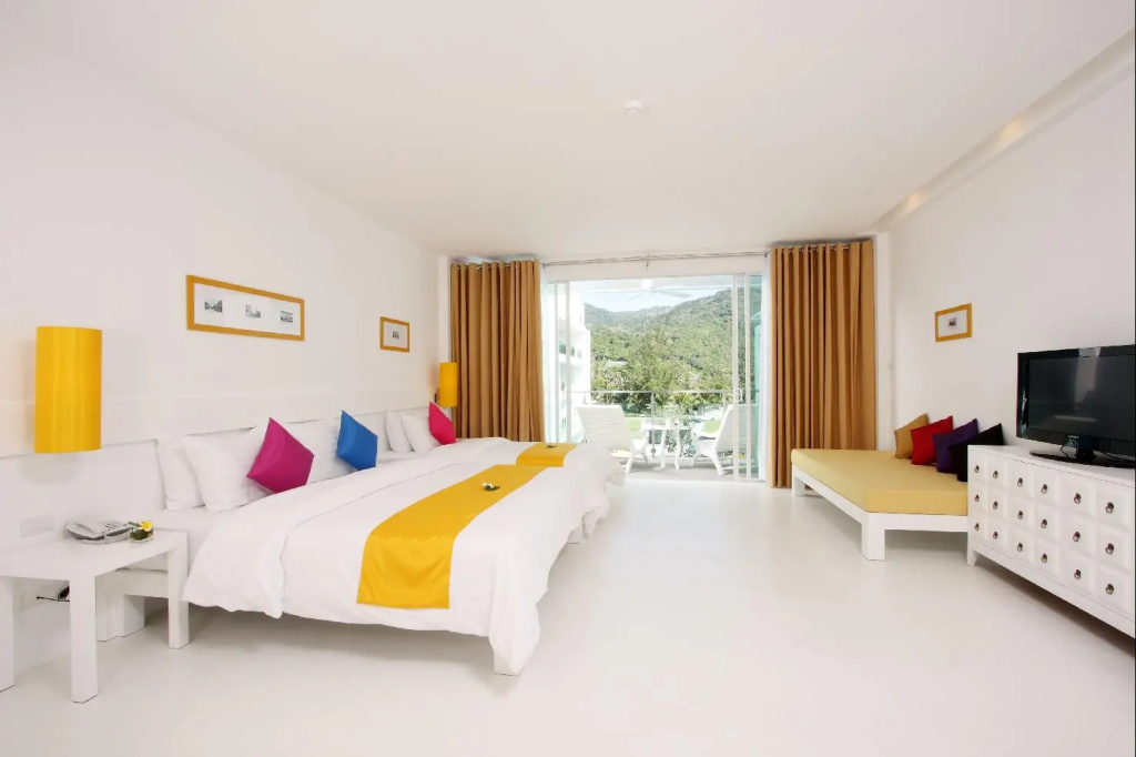 The Old Phuket - Karon Beach Resort