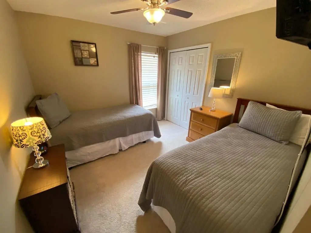 1531GUV -Home away from home! Golf front villa!