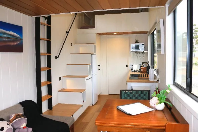 The Pink Lake Tiny House - Sakura