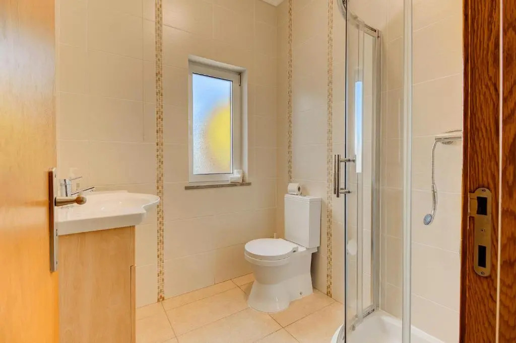 Villa Albufeira Golf Dois Superb V5 sleeps 12 Short Walk to Albufeira Centre