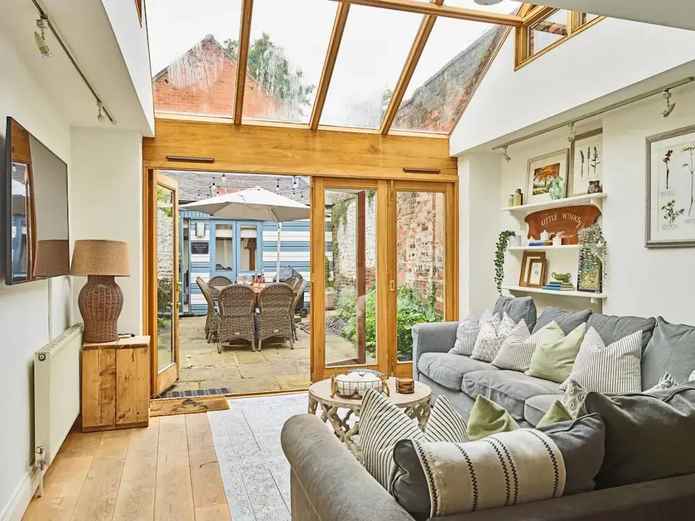Dolls House - Luxury Townhouse - From 400 Per Night