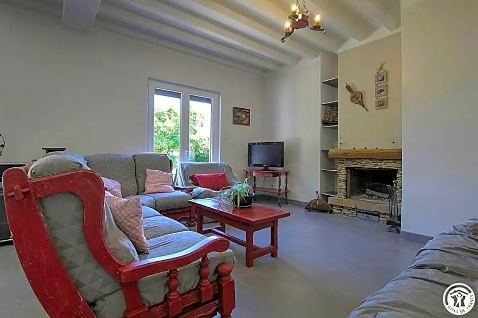 La maison du Bonheur, borne de recharge VE