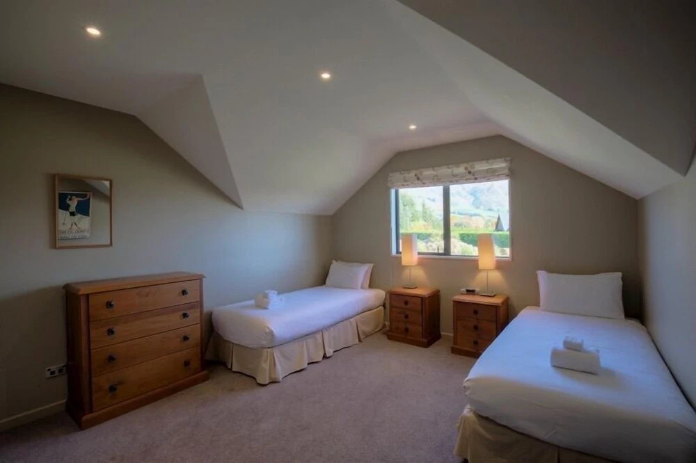 Heritage Villa 10 - Wanaka Holiday Home