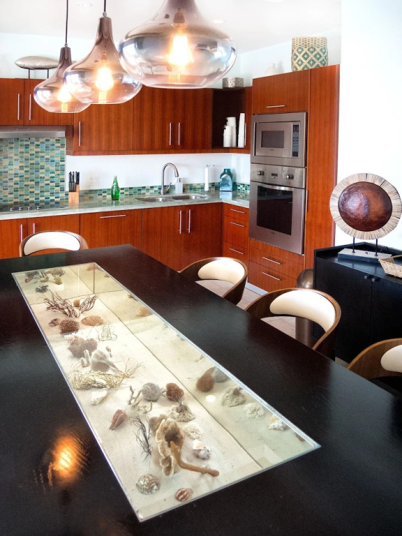 Aqua Vue by Island Properties Online