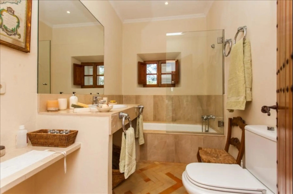 Villa Can Pirata . Seafront Villa For 10 People
