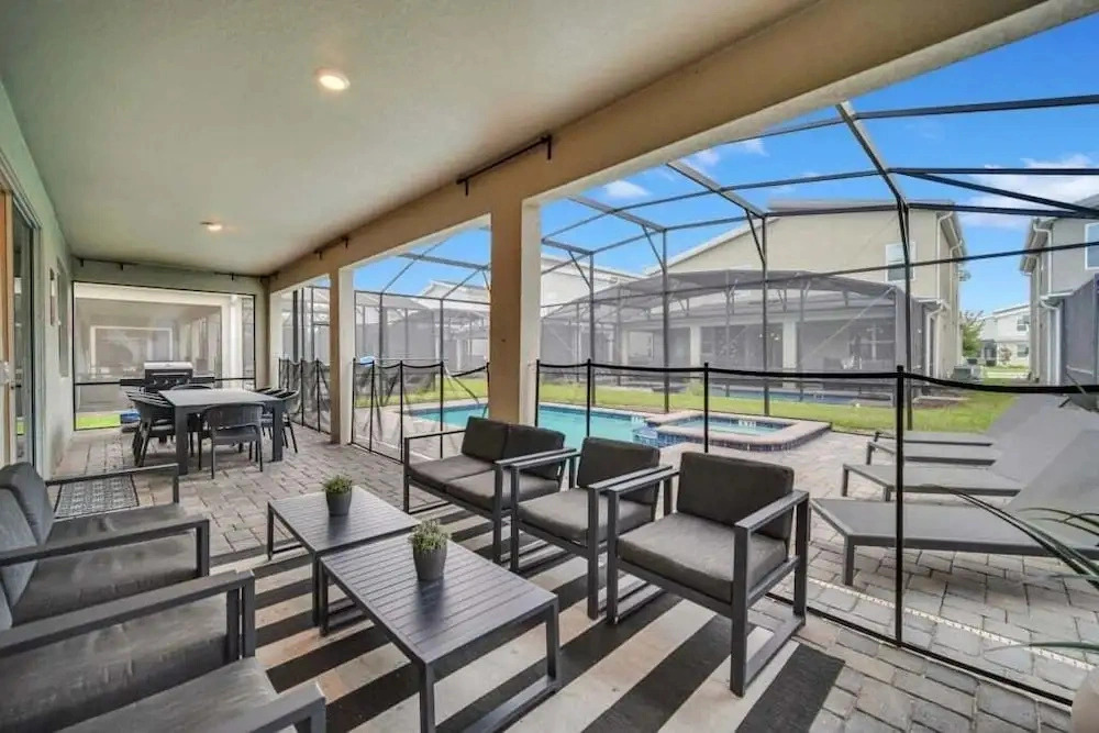 Family Home 9 BR 8 Min to Disney