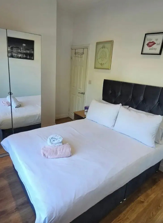 London Charm - Moscow Road Apartment