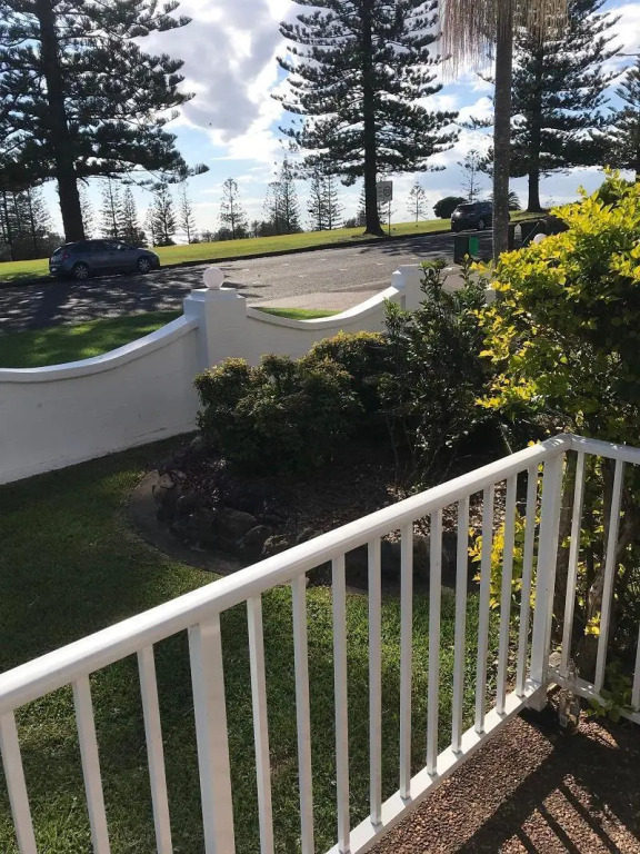 OCEAN BREEZE MOTEL