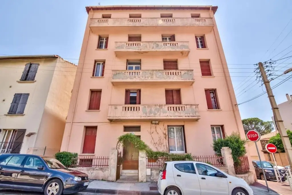 #3 Toulon CENTRE, BALCON, LUMINEUX, STATIONNEMENT FACILE, TOUT CONFORT