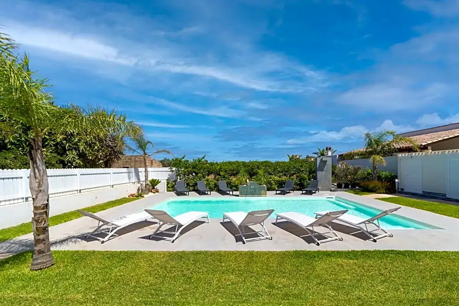 Villa White Luxury Residence