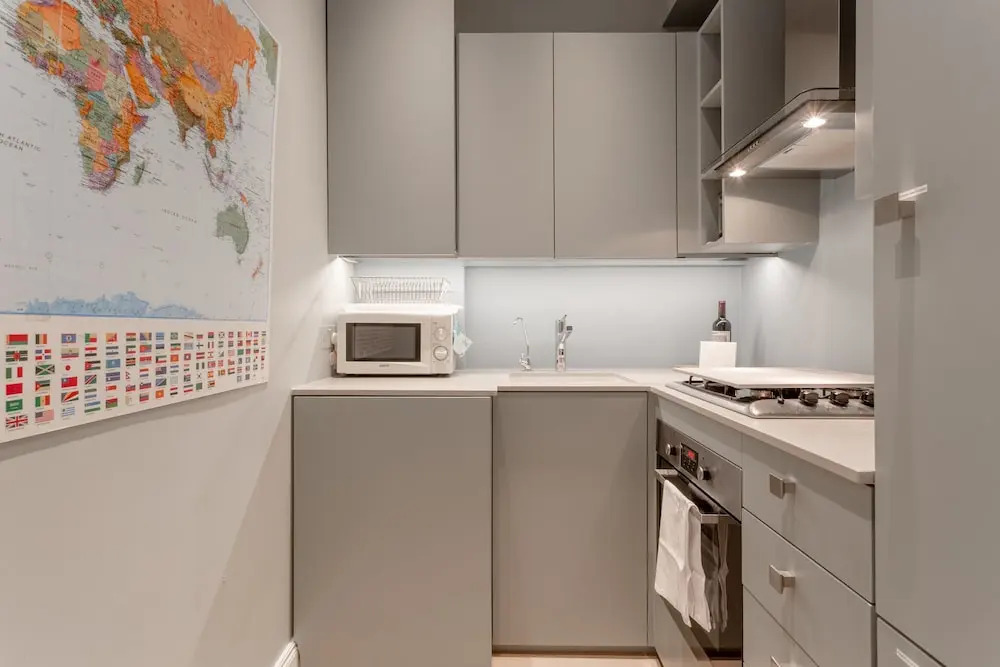 Sleek 1 Bedroom Flat Near Royal Oak