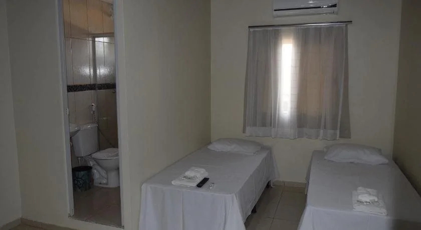 Hotel e Pousada Arara Azul