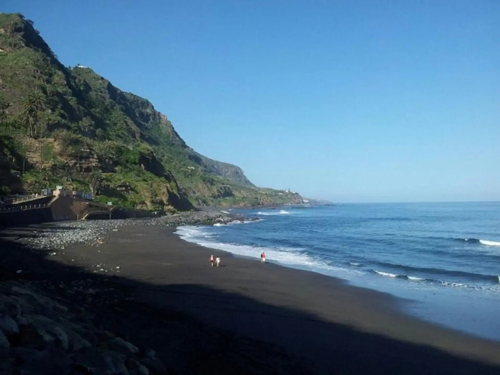 Exclusiva Casa Canaria con Magníficas Vistas al Mar