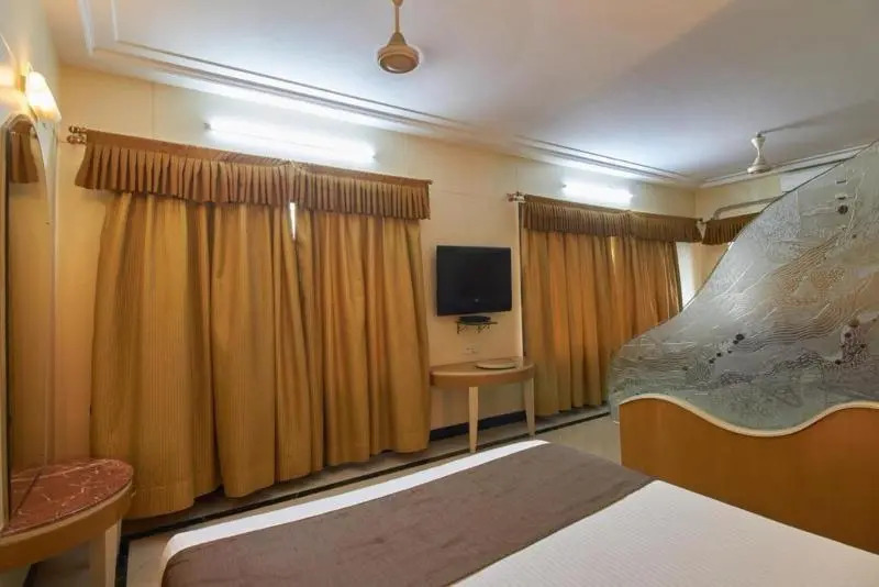 Hotel Yogi Broadway, Chembur