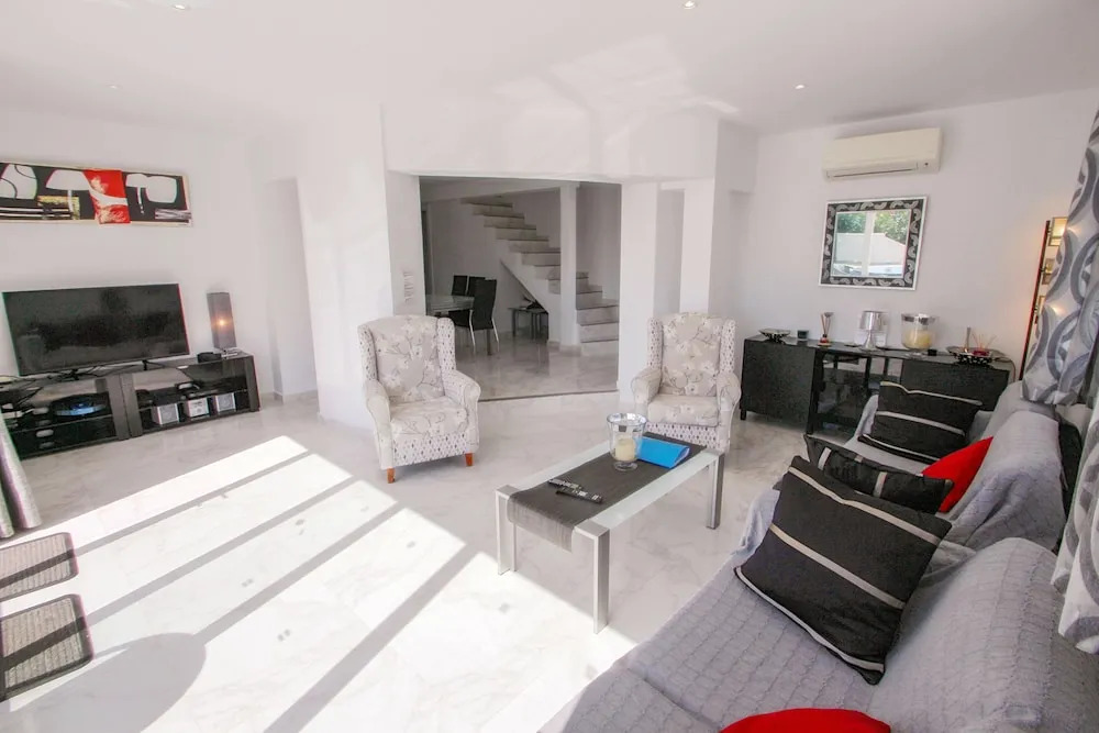 Gila - sea view villa with private pool in Benissa