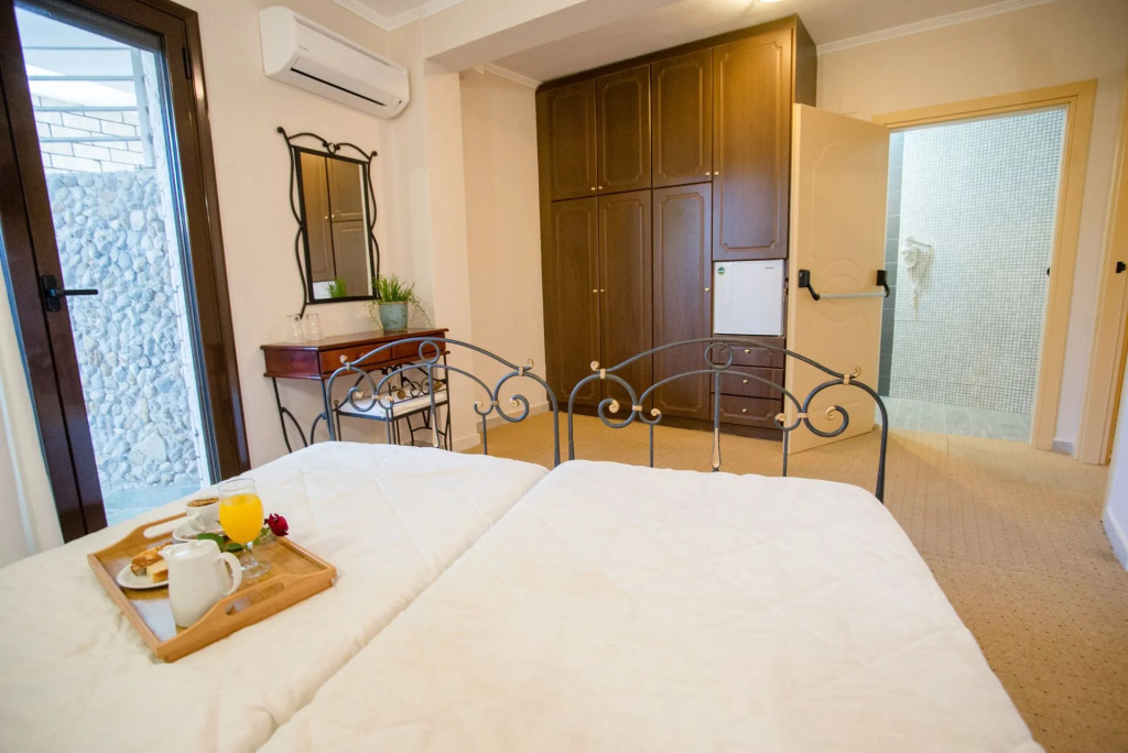 Nepheli Hotel