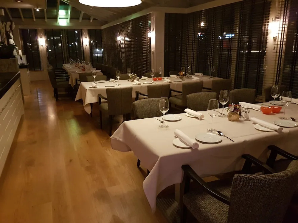 City Hotel