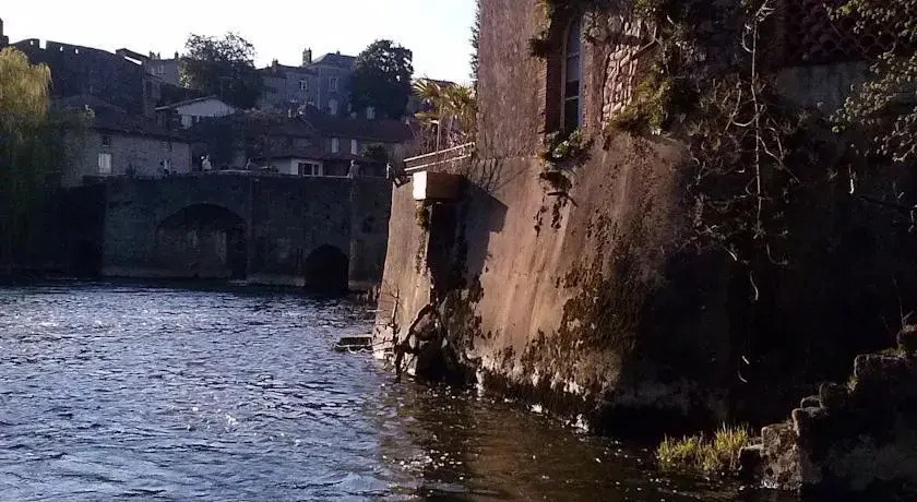 Le Jardin et Moulin sur la Moine