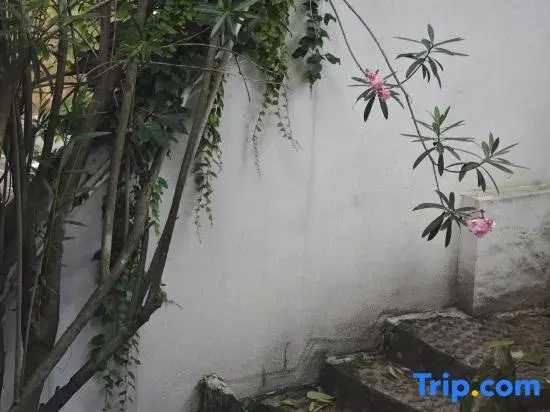 Shu • Su Homestay (Hongshan Lake Anshun Ancient City Historical and Cultural Street)