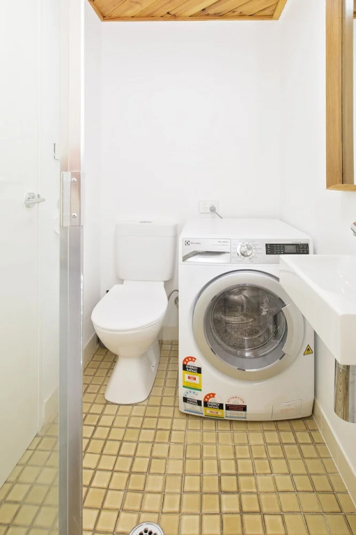 Avalanche 6 - Sophisticated style & modern comfort with a central loca
