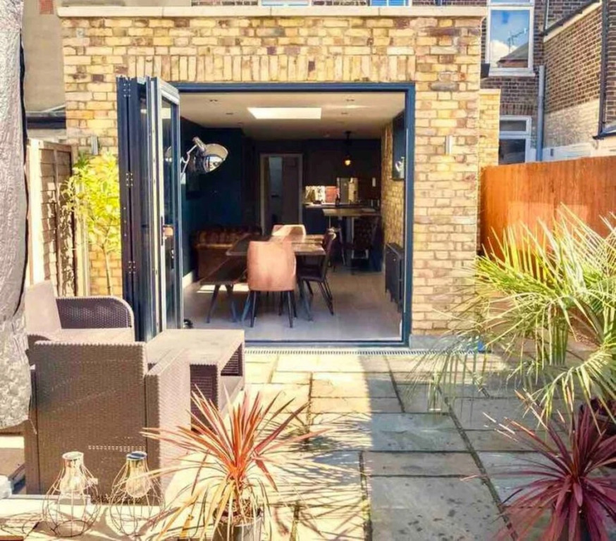 Stylish 2 Bed House in Superb Greenwich Location