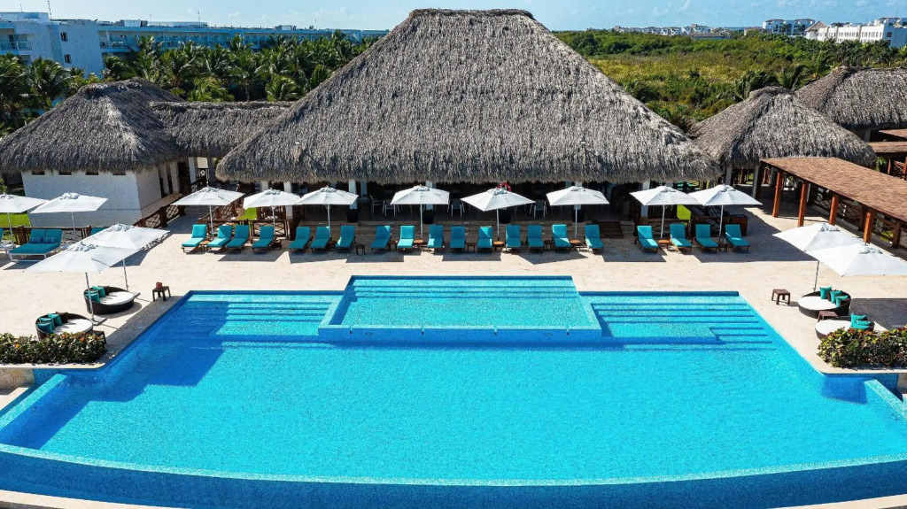 Cozy 1BDR with Pool Golf View at Cana Pearl