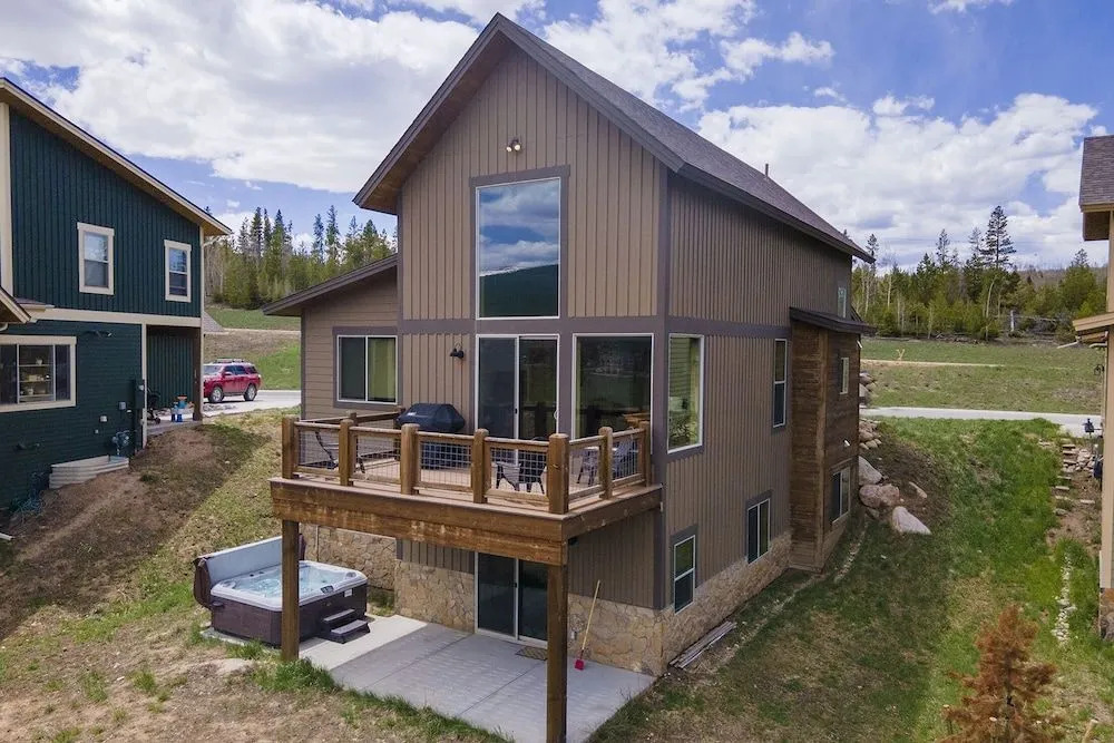 Mountain Willow At Grand Park 4 Bedroom Home by RedAwning
