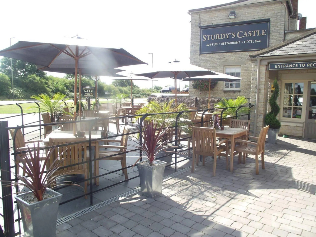 Sturdy`s Castle - Historic Coaching Inn near Blenheim Palace, Oxfordshire
