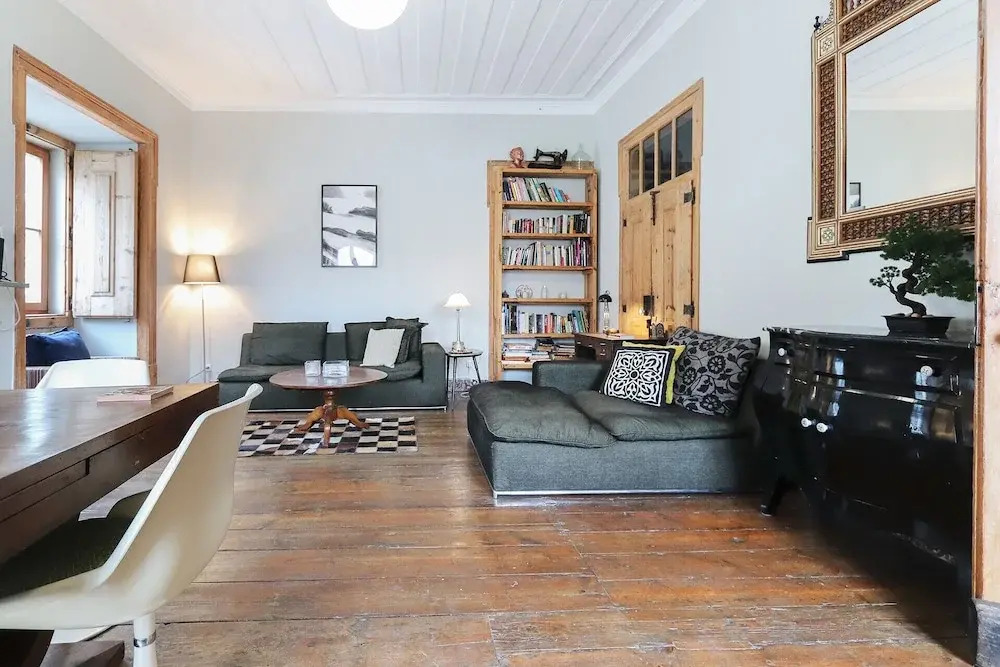 Downtown Vintage Suite III By Homing