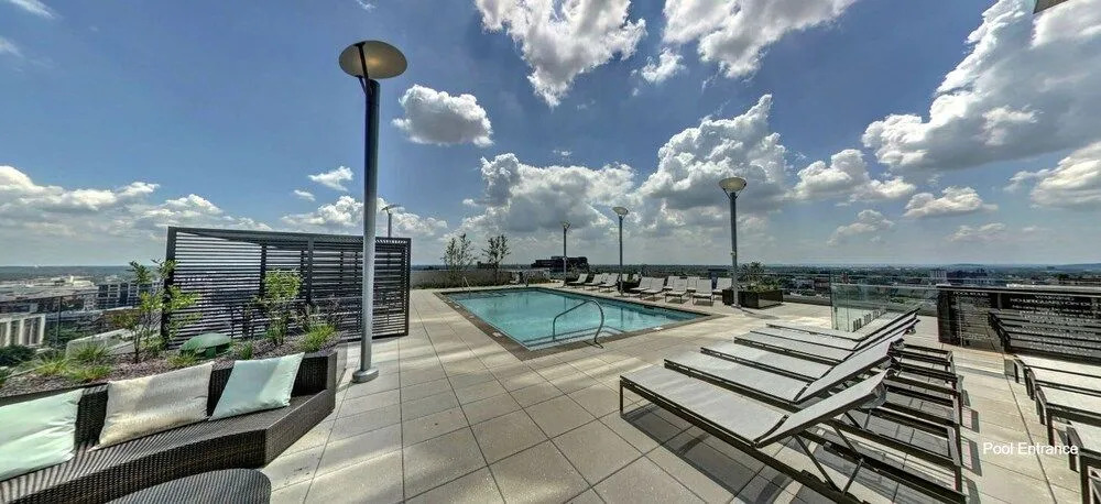 Luxurious High Rise 1BR With Louisville Flair by Cozysuites