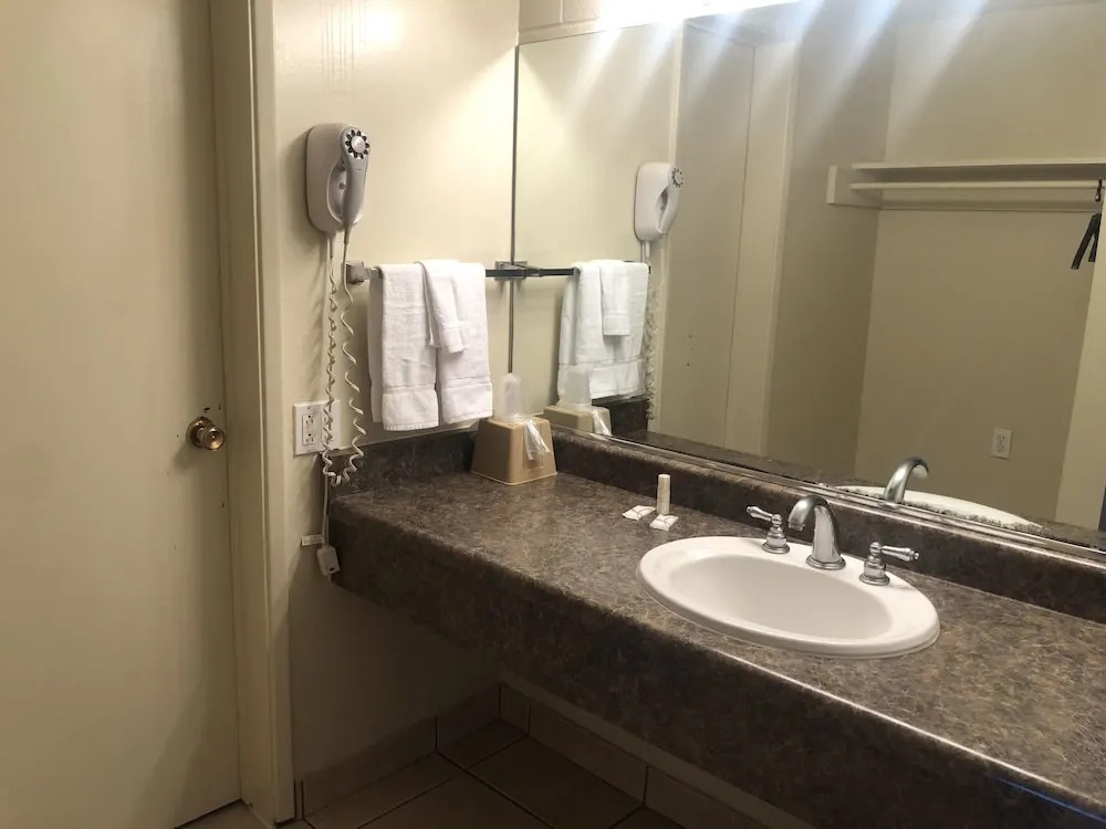Lazy 8 Motel